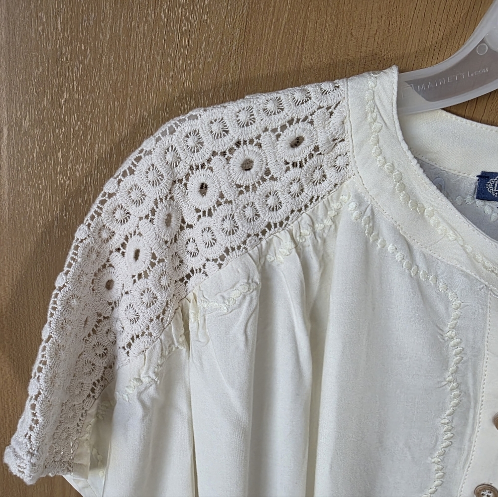 Democracy Cream Crochet Peasant Blouse – Size M - Picture 8 of 16